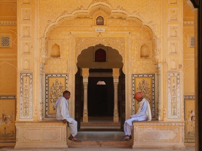 Jaipur: Explore Amber, Jaigarh & Nahargarh Fort with Sunset - Gaitor Ki Chhatriyan: a quiet marble pause near the Aravalli hills