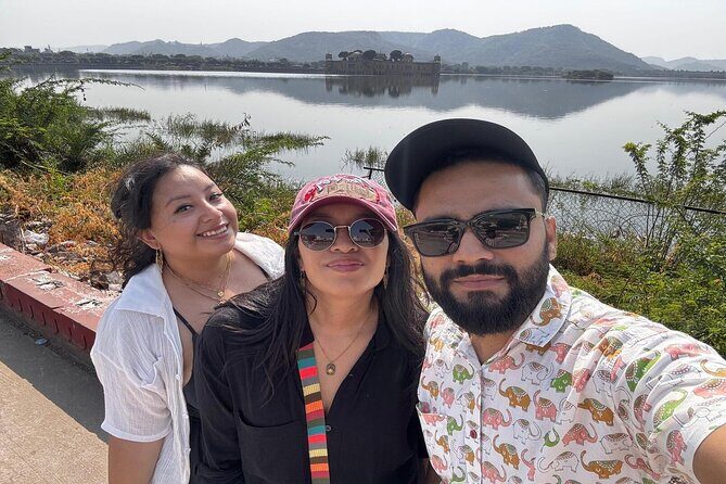 Jaipur: Full Day City Highlights Tour with Tour Guide - Jal Mahal Photo Stop and Gaitore Ki Chhatriyan: Lake Drama and Royal Memorials