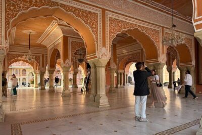 Jaipur: Full Day City Highlights Tour with Tour Guide - Pickup, private car, and how the day stays comfortable