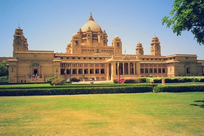 Jaipur Full Day Heritage of Pink City Tour By Tuk Tuk With Chai - City Palace and Jantar Mantar: where art, power, and science meet