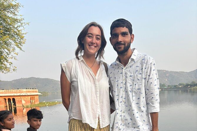 Jaipur Full-Day Motorbike Tour for Solo Female Travelers - Patrika Gate and Jawahar Kala Kendra: start with photos and design