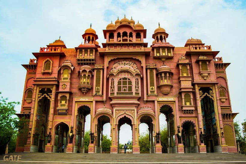 Jaipur: Full-Day Sightseeing Tour with Guide and Lunch - Lunch break: local food without losing the day