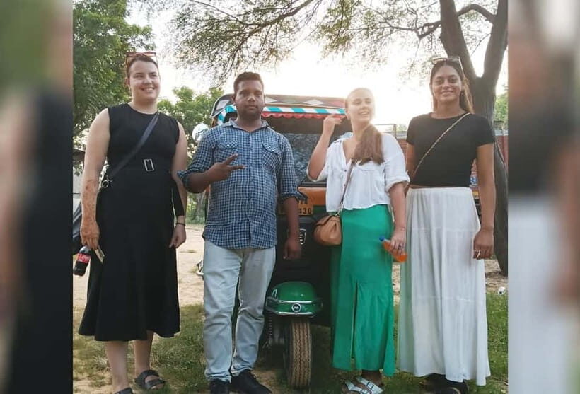 Jaipur: Full-Day Tuk-Tuk Sightseeing Tour with Monkey Temple - City Palace: where Rajput and Mughal styles meet in one complex