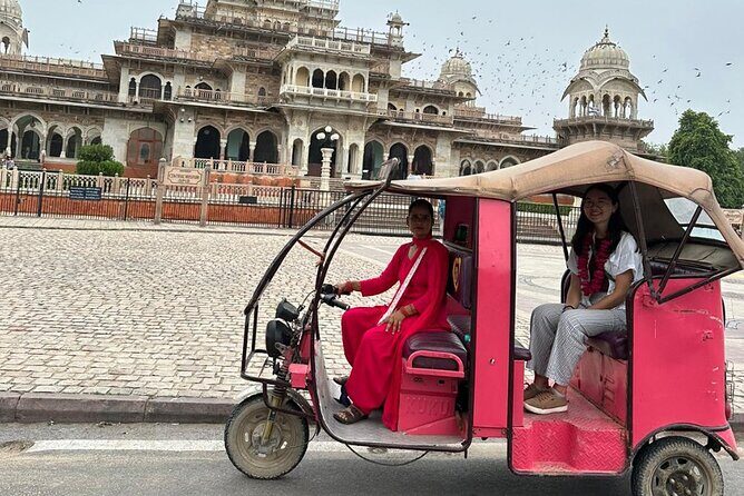 Jaipur Half-Day Heritage Tour by Women-Driven E-Rickshaw - Albert Hall Museum: A Clean Finish With Real Variety