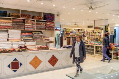 Jaipur Half-Day Shopping Tour with Hand Block Printing Class - Ratnavali Arts: jewelry making that turns into a real shopping advantage