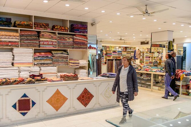 Jaipur Half-Day Shopping Tour with Hand Block Printing Class - Ratnavali Arts: jewelry making that turns into a real shopping advantage