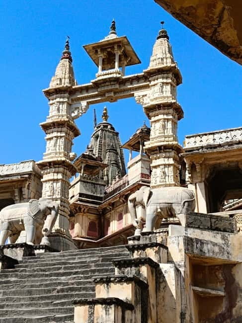 Jaipur Half Day Tour By Tuk Tuk With Local Chaiwala - Amer Fort: where the royal wow-factor is actually earned