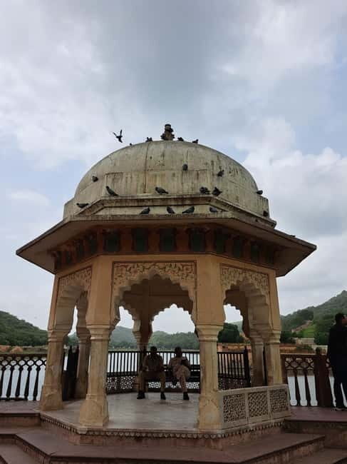 Jaipur Half Day Tour By Tuk Tuk With Local Chaiwala - Shopping time and the reality of lunch (not included, but planned for)