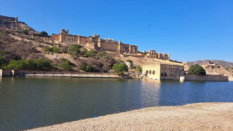 Jaipur Half Day Tour By Tuk Tuk With Local Chaiwala - Hawa Mahal: 30 minutes of pink-lattice drama
