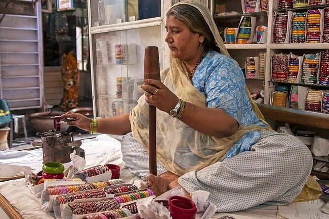 Jaipur Heritage and Old Market Shopping Tour - Isarlat Tower and Tripolia Gate area: photos plus royal context