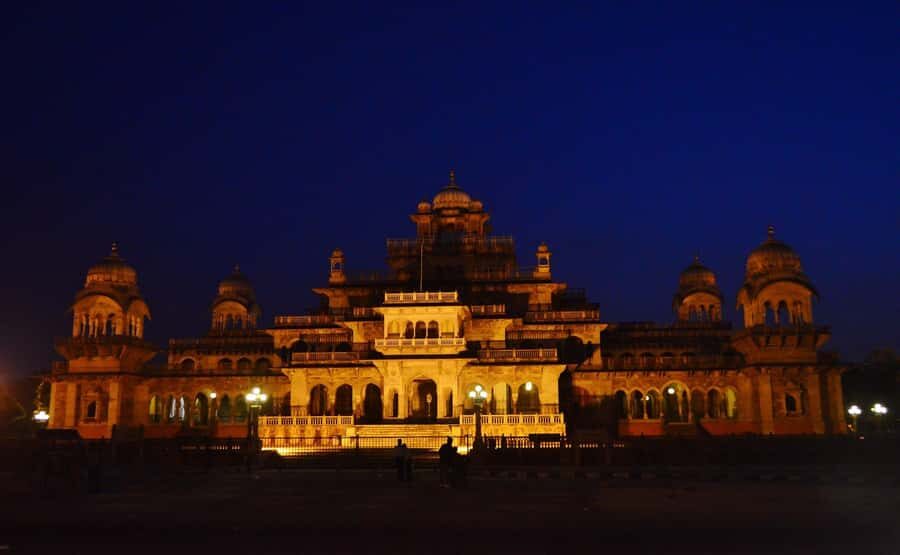 Jaipur: Heritage Evening Tour with Monkey Temple Sunset - Raj Mandir Cinema: The Palace of Cinema in the Evening