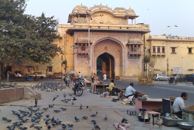 Jaipur Heritage Walking Tour - Local life, Havelis and Temples - City Palace Lanes and Old Havelis: Courtyards and Fresco Details