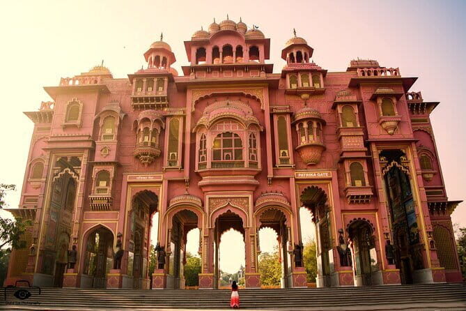 Jaipur Instagram Tour of Photogenic Spots - Birla Mandir Temple: Laxmi Narayan symmetry and calm marble shots