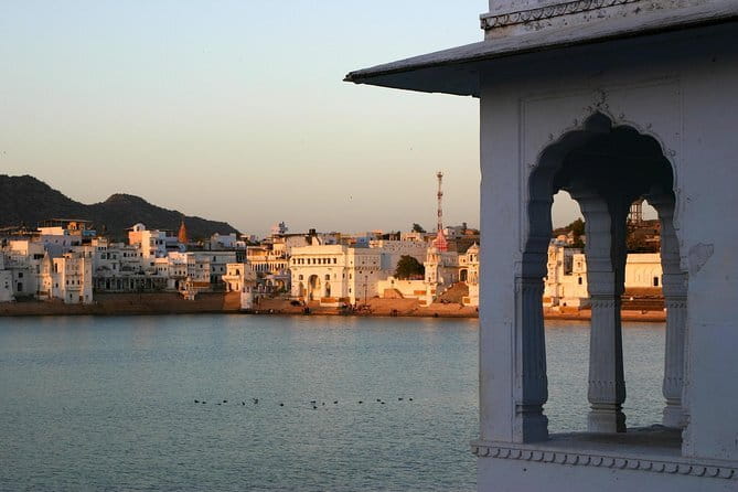 Jaipur Nahargarh Fort Sunset and Night City Tour - Hawa Mahal after dark and the Pink City lanes
