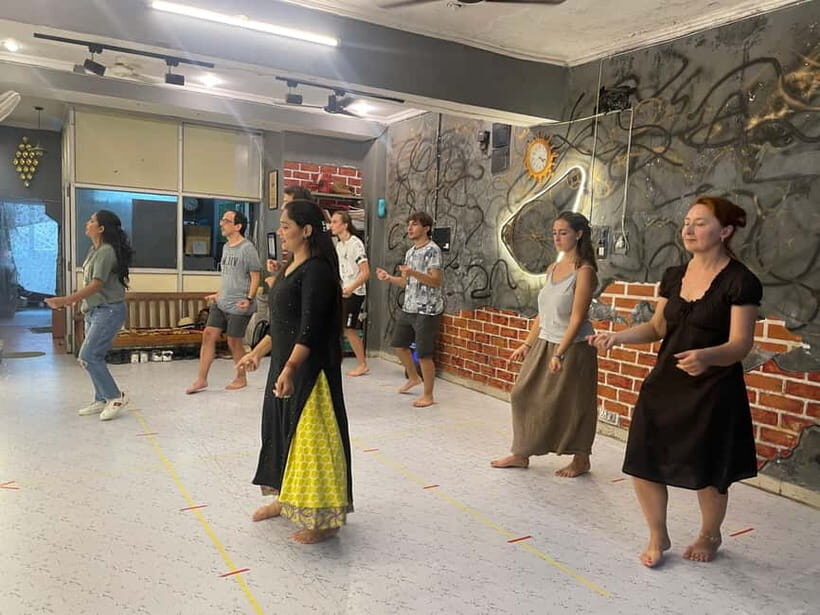 Jaipur: Namaste Bollywood l Dance like a Star - Key things that make this class worth your time