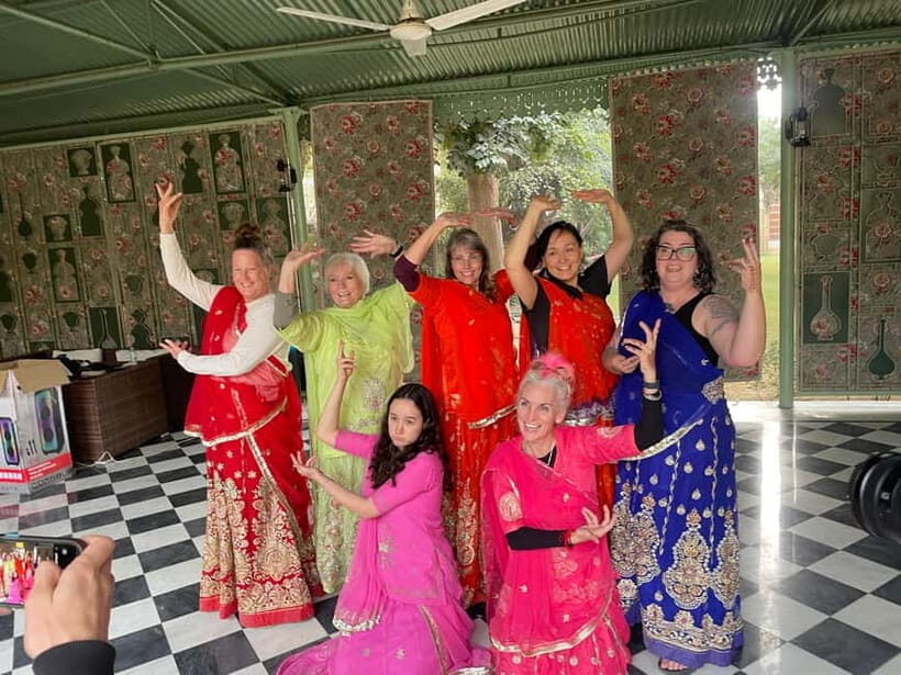 Jaipur: Namaste Bollywood l Dance like a Star - Walking into the studio: first impressions and how the session starts