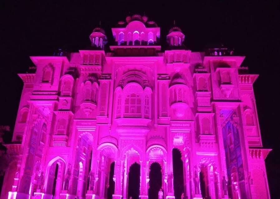 Jaipur: Night Tour of Amer & pink city by an open air jeep - Amer and the Amber Palace courtyard at evening glow