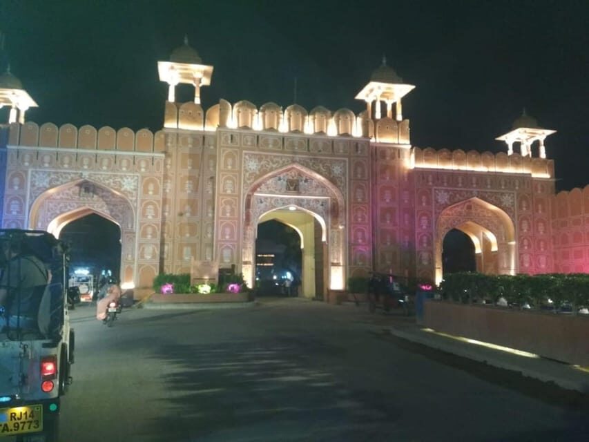 Jaipur: Night Tour of Amer & pink city by an open air jeep - Practical tips: warm layers, shoes, and quick decisions