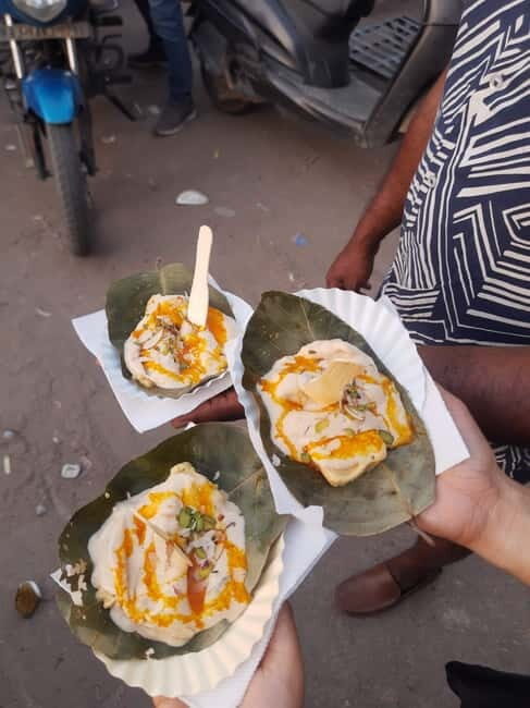 Jaipur : No Diet Club Amazing Street Food Tasting in Jaipur - The Sweet Finisher: Jalebi and Kulfi