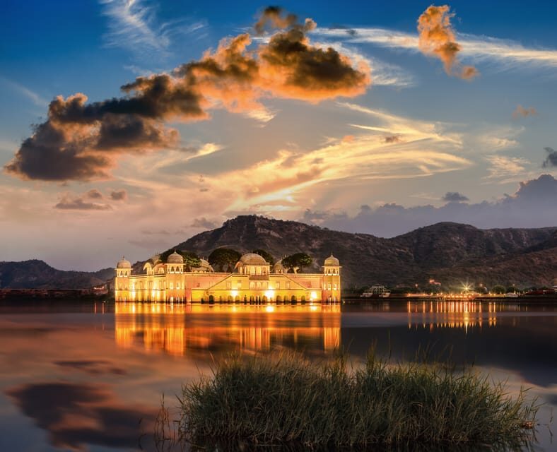 Jaipur: Private Customised City Tour - Amer Fort, Jal Mahal, and the Jaigarh viewpoint (your best fort combo)