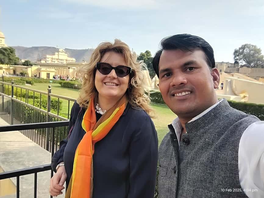 Jaipur Private Day Trip with Monument Tickets from New Delhi - Hawa Mahal Breeze Palace: quick photo stop, real design details