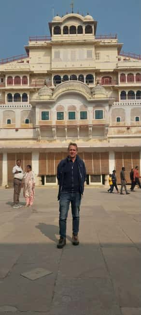 Jaipur Private Day Trip with Monument Tickets from New Delhi - Guides, languages, and pace: making a private day feel human