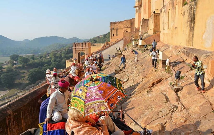 Jaipur: Private Full-Day City Tour By Tuk-Tuk with Pick-Up - Hawa Mahal photo time: what 30 minutes is really for