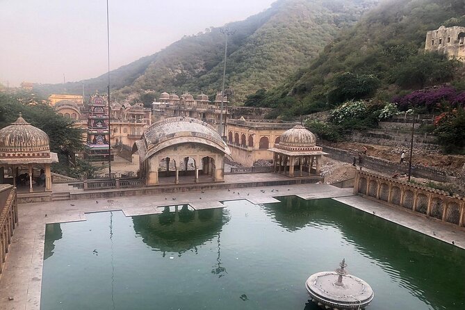 Jaipur Private Full-Day Sightseeing Tour By Car - Hawa Mahal: The Palace of Winds Photo Strategy