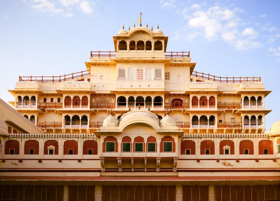 Jaipur: Private Full Day Sightseeing Tour By Car with Guide - City Palace: royal power and the living center of Jaipur