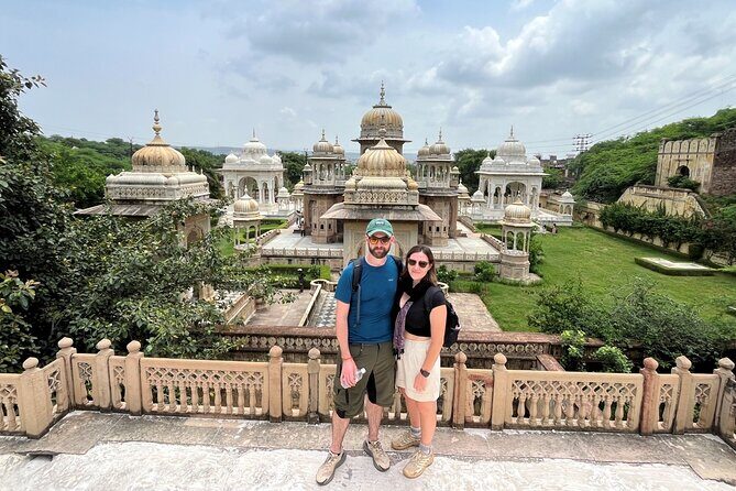 Jaipur Private Full Day Sightseeing Tour with Guide by Car - Hawa Mahal: the 953-window icon and the street-level experience