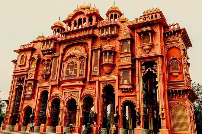Jaipur Private Full Day Sightseeing Tour with Guide by Car - Panna Meena ka Kund: 15 minutes of symmetry and cool shade
