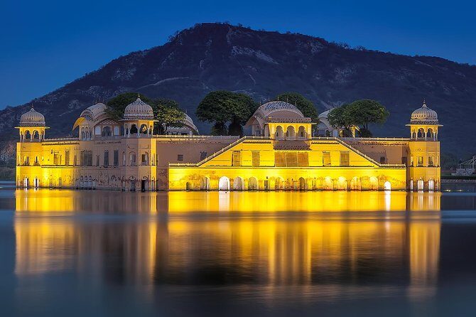 Jaipur: Private Jaipur Full Day City Sightseeing Tour by Car - How a private AC car makes Jaipur easier than you think