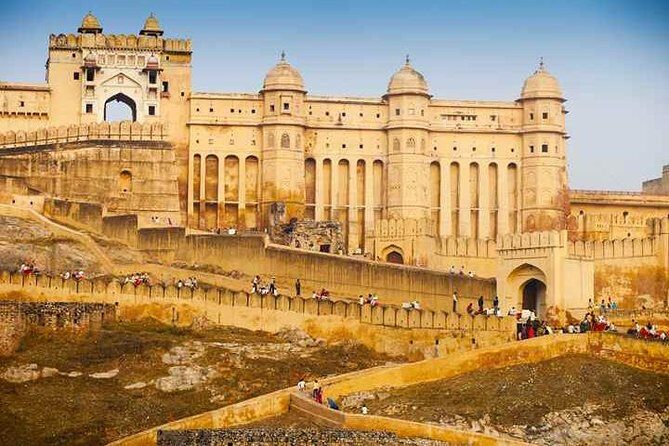 Jaipur: Private Jaipur Full Day City Sightseeing Tour by Car - Amber Fort and Panna Meena ka Kund: forts and stepwells in the hills