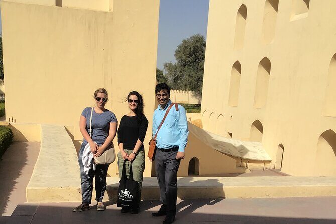 Jaipur- Private One Day Sightseeing Tour - Jal Mahal roadside view: pretty photos, no inside access