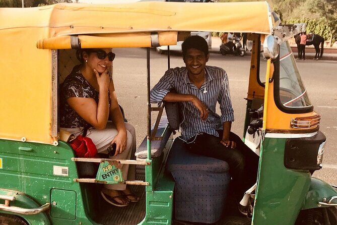 Jaipur Private Tuk Tuk Tour – Full-Day jaipur City Sightseeing - Stop 3: Hawa Mahal, the Palace of Winds