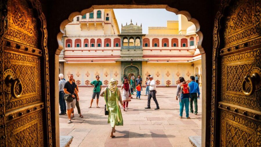 Jaipur Sightseeing by Tuk-Tuk: Temples, Palaces & Markets - Jantar Mantar: When Jaipur Measures the Sky