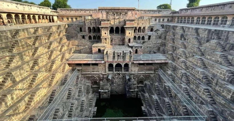 Jaipur: Tajmahal Sunrise Tour with Fatehpur Sikri & Abhaneri - Abhaneri and Chand Baori: the stepwell that looks unreal