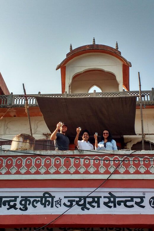 Jaipur :The Twilight Magic of Pink City- Heritage Walk Tour - Workshop time: making lacquer bangles with a local artist