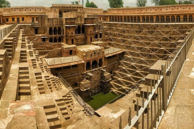 Jaipur to Agra Day Trip with Fatehpur Sikri and Abhaneri - How the day trip really works: long drive, clear stops