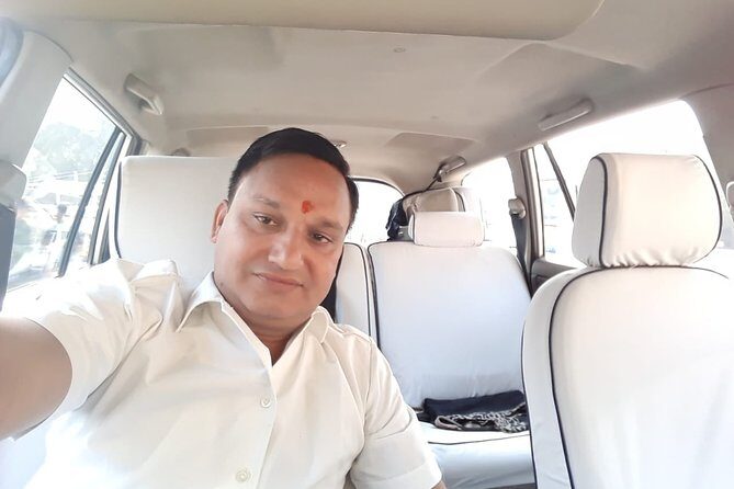 Jaipur to New Delhi Airport/Hotel – One-Way Cab Private Transfers - Water Bottle Included: Small Comforts That Add Up on Travel Days