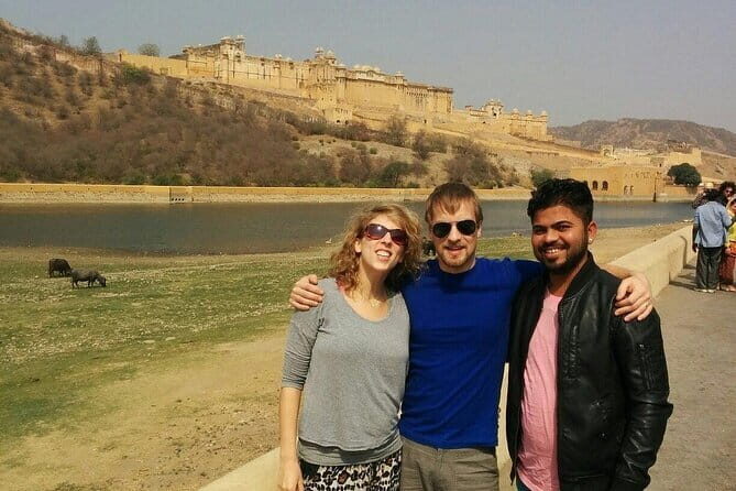 Jaipur Tour with Jaigarh Fort and Nahargarh Sunset - Royal Gaitor Tumbas: a slower, softer stop at the Aravalli edge