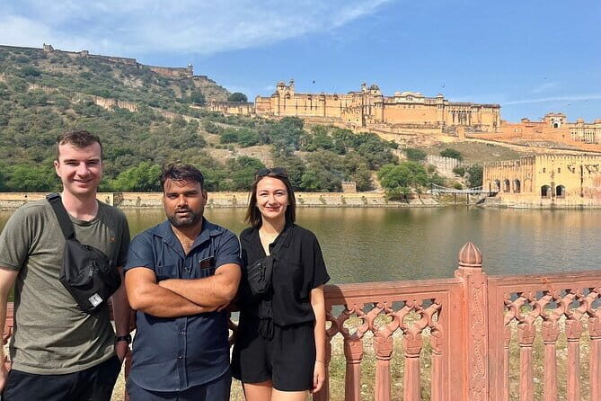 Jaipur Tour with Jaigarh Fort and Nahargarh Sunset - Hawa Mahal: the 953-window façade photo stop