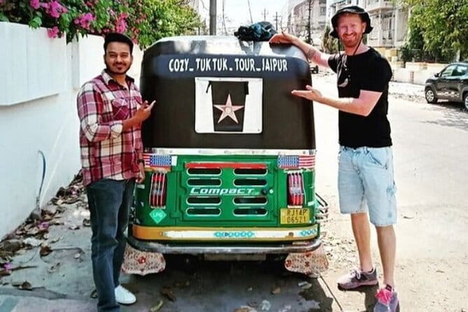 Jaipur Tuktuk Local Sightseeing Day Tour - City Palace: Courtyards, Art, and the Feeling of Power