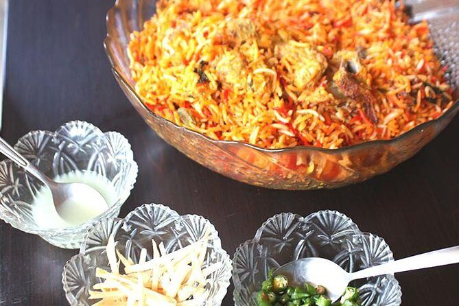 Kailash Colony Market Tour & Amritsari Cooking Class in New Delhi - Back home: welcome drinks and a kitchen designed for sharing