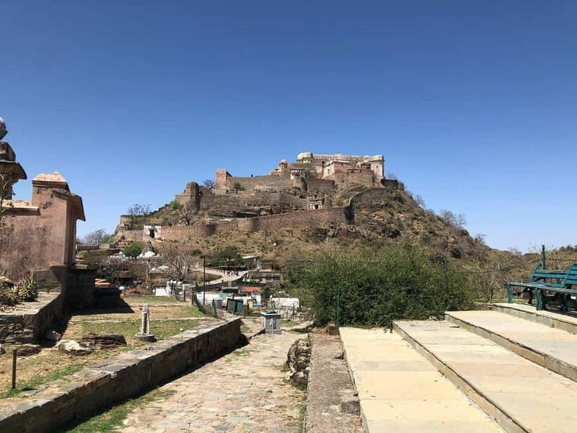 Kumbhalgarh Fort & Ranakpur Jain Temple Tour From Udaipur - Getting there: your morning drive in a private A/C car