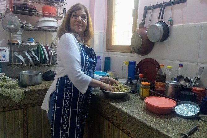 Learn 5-6 & Eat 9-10 Veg & Non-Veg Authentic Dish in a Delhi Home - Family-home cooking in Dwarka: what you’re really signing up for