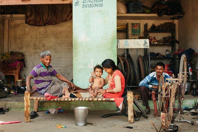 Live a round experience in Varanasi. 3 Days Tour - The guide factor: what you gain when someone knows Varanasi