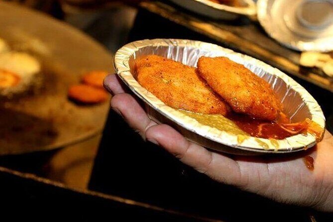Local Delhi Food Tour with Tour Guide - walk and taste street food - Old Delhi by car, rickshaw, and walking