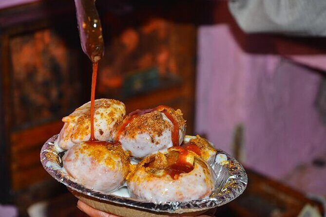 Local Delhi Food Tour with Tour Guide - walk and taste street food - Old Delhi staples: chaat, aloo chaat, and chole bhature explained on the go