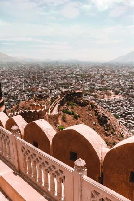 Local Jaipur city sightseeing with options - Hawa Mahal: why the Wind Palace is such an iconic first stop